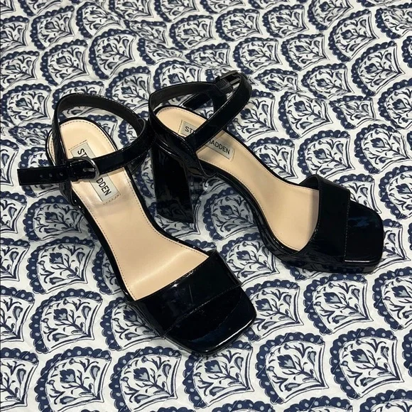 Steve Madden patent leather heels - Picture 2 of 9